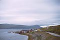An der Strandbukta liegt der 31 Einwohner zählende Ort Repvåg, ein alter Fischerort und Handeslplatz